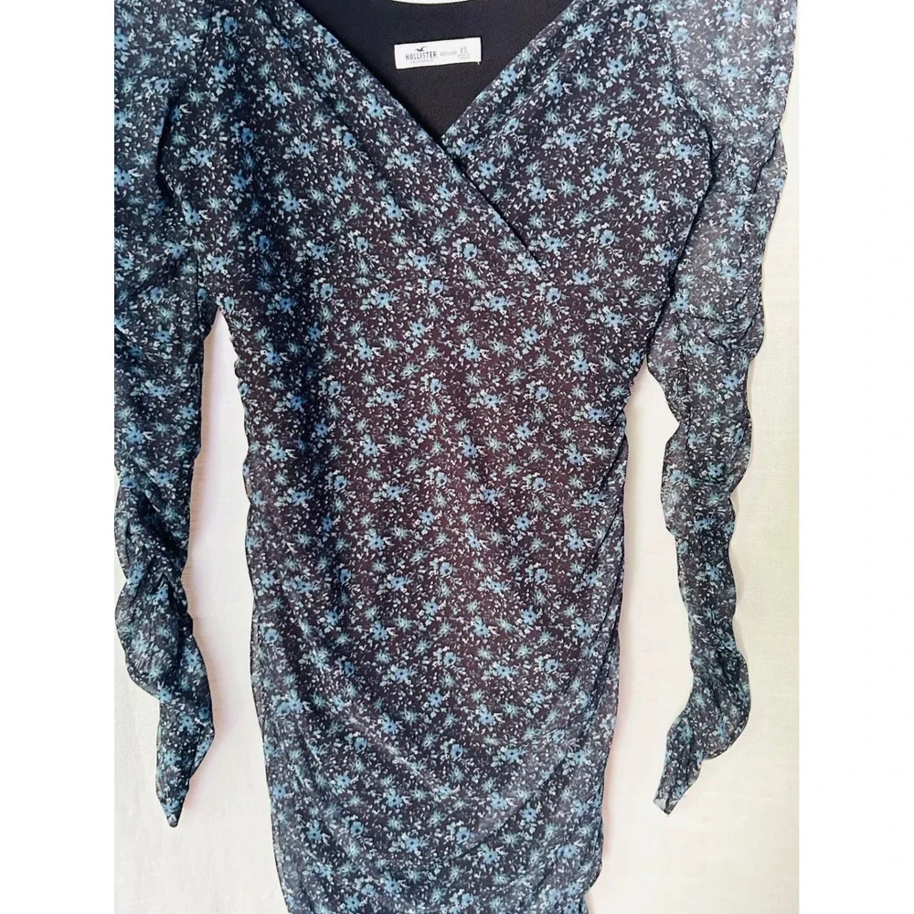 Hollister Ruched Mesh Mini Dress Blue Floral Long Sleeve V-Neck Bodycon XS
